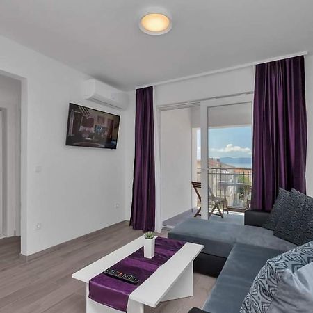 Apartmani Daniela Podgora Eksteriør billede
