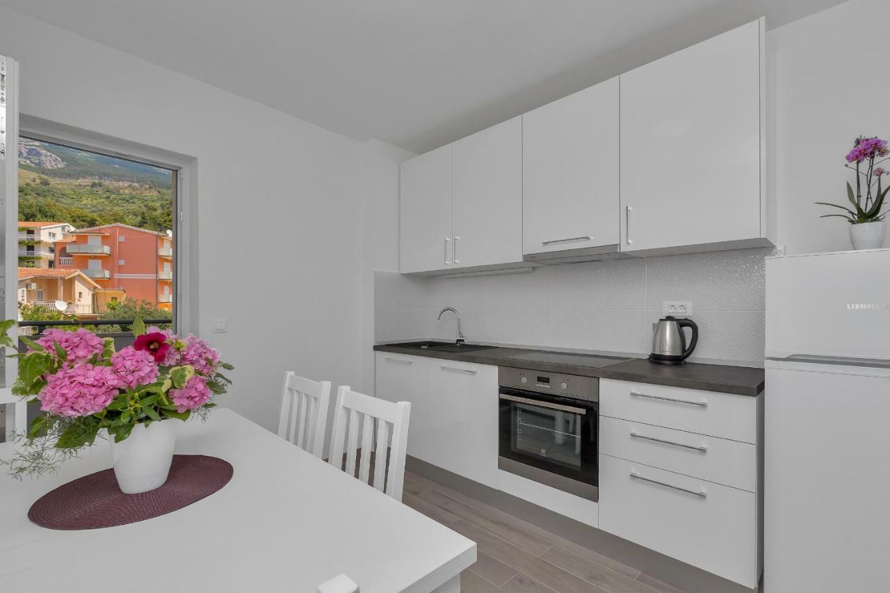 Apartmani Daniela Podgora Eksteriør billede