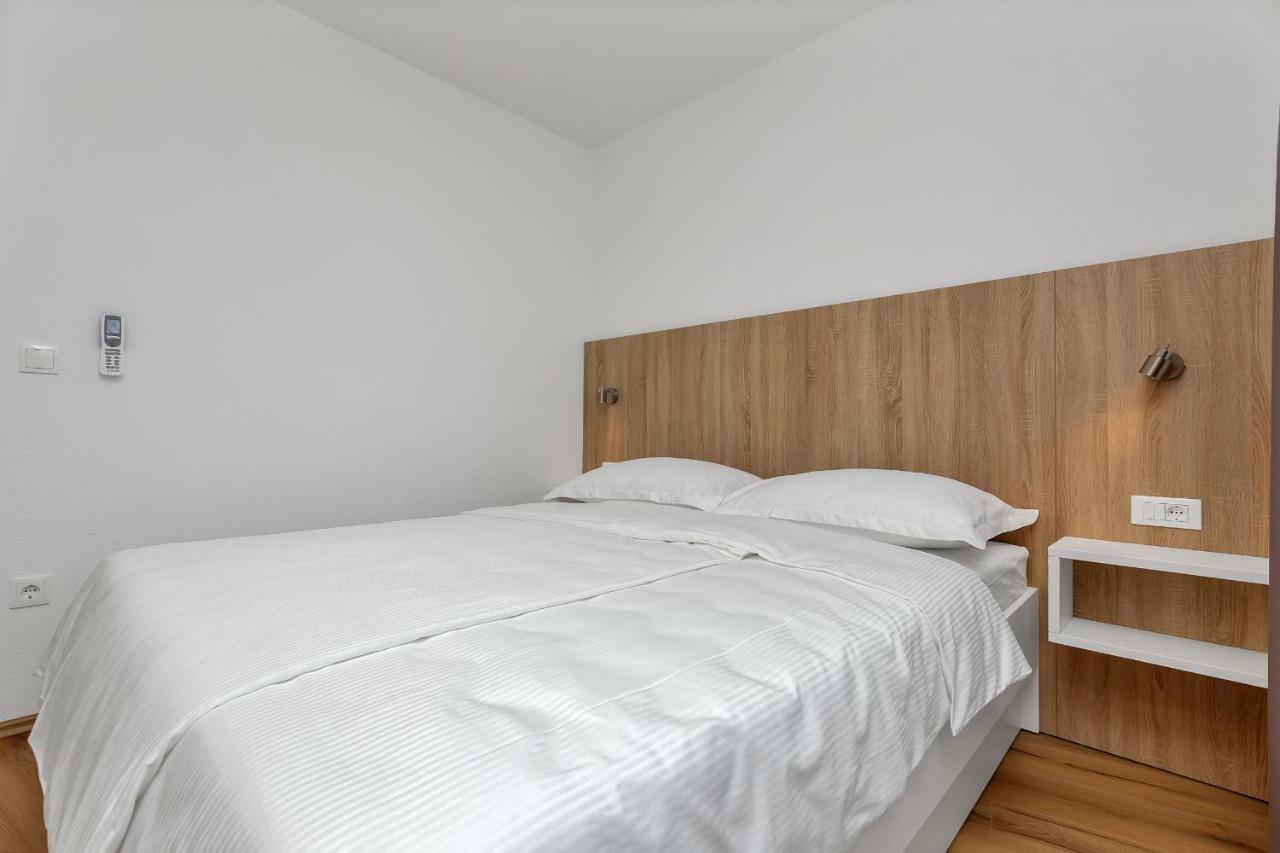 Apartmani Daniela Podgora Eksteriør billede
