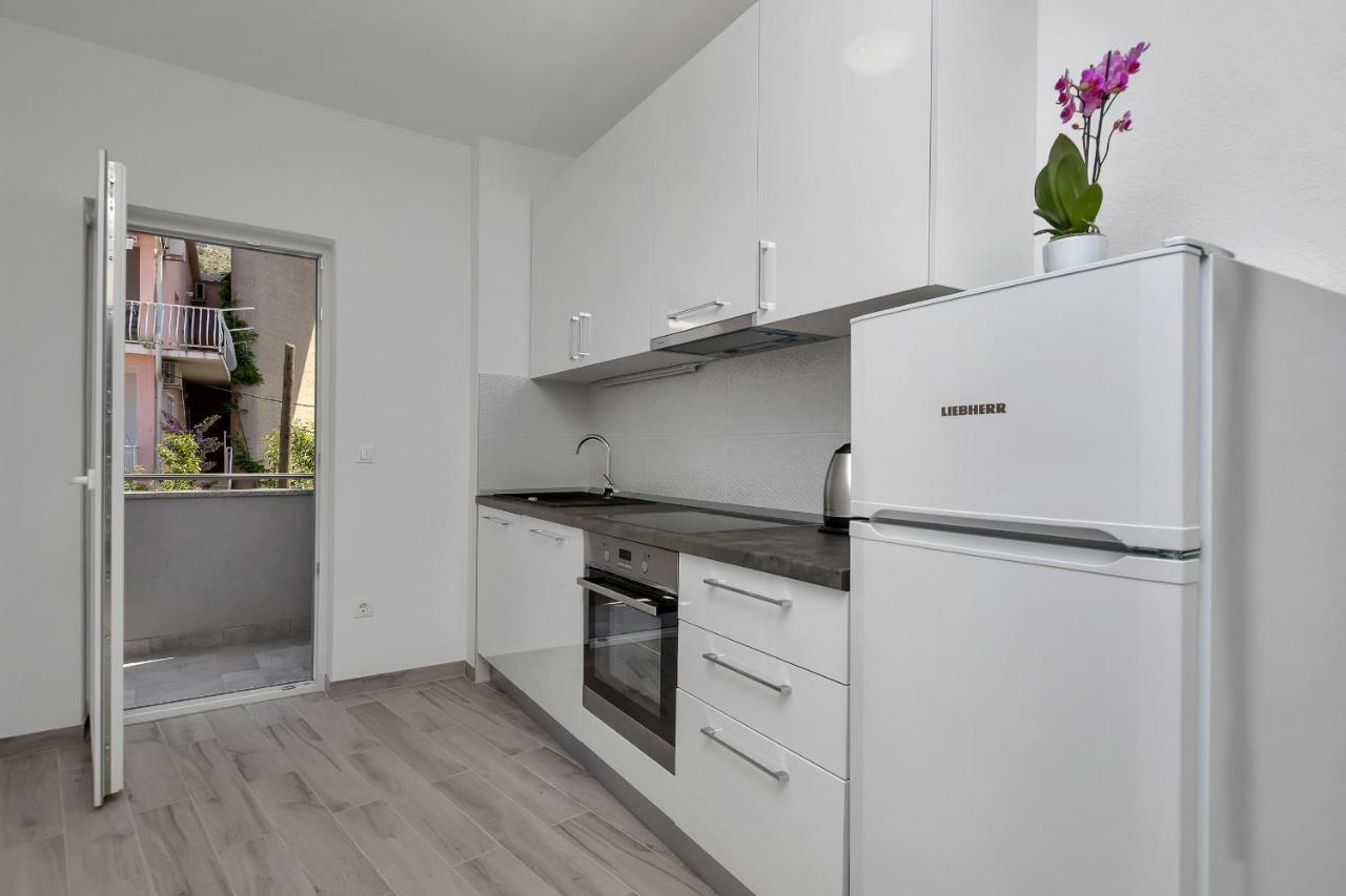 Apartmani Daniela Podgora Eksteriør billede