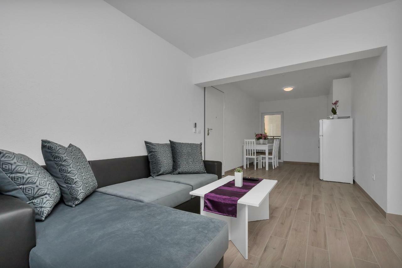 Apartmani Daniela Podgora Eksteriør billede