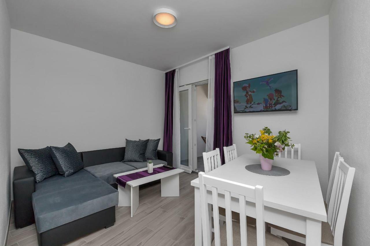 Apartmani Daniela Podgora Eksteriør billede